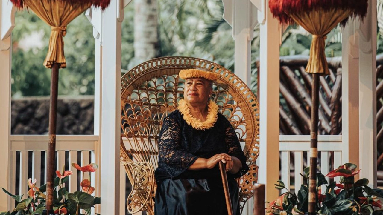 Ellen Gay as Queen Liliʻuokalani.