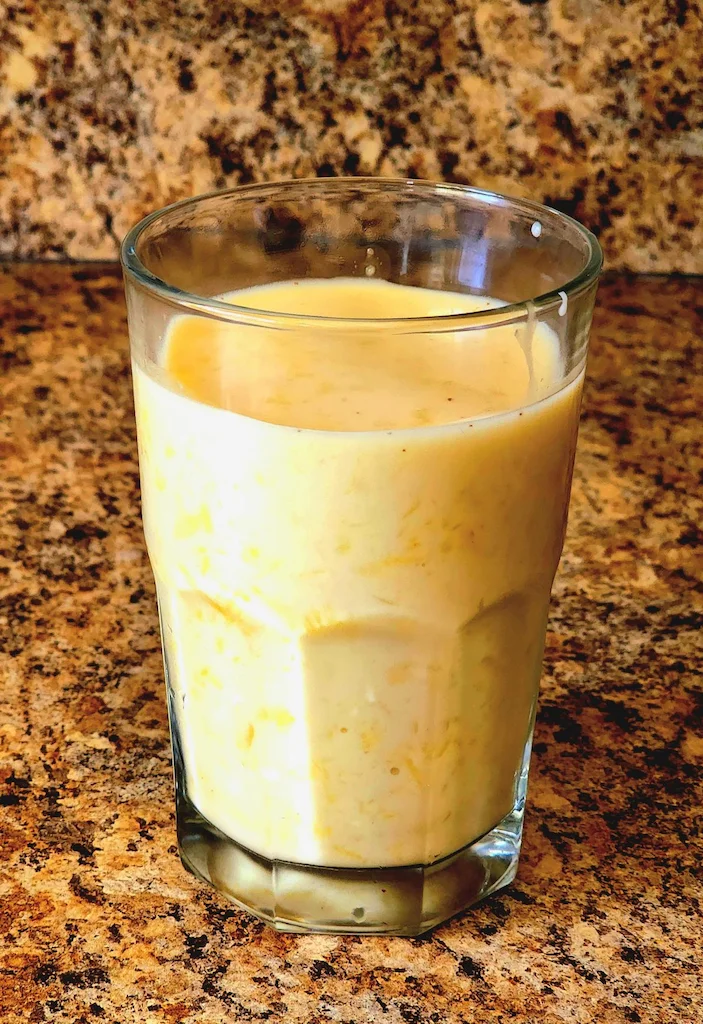 A glass of tasty-looking vaifala.